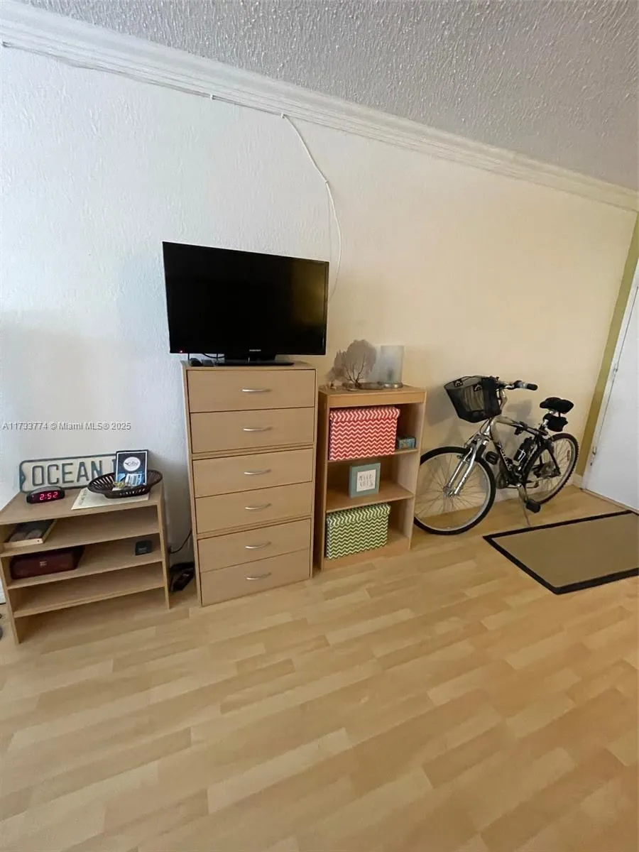 Hallandale Beach, Florida 33009, United States, ,1 BathroomBathrooms,Residential,Active,12869