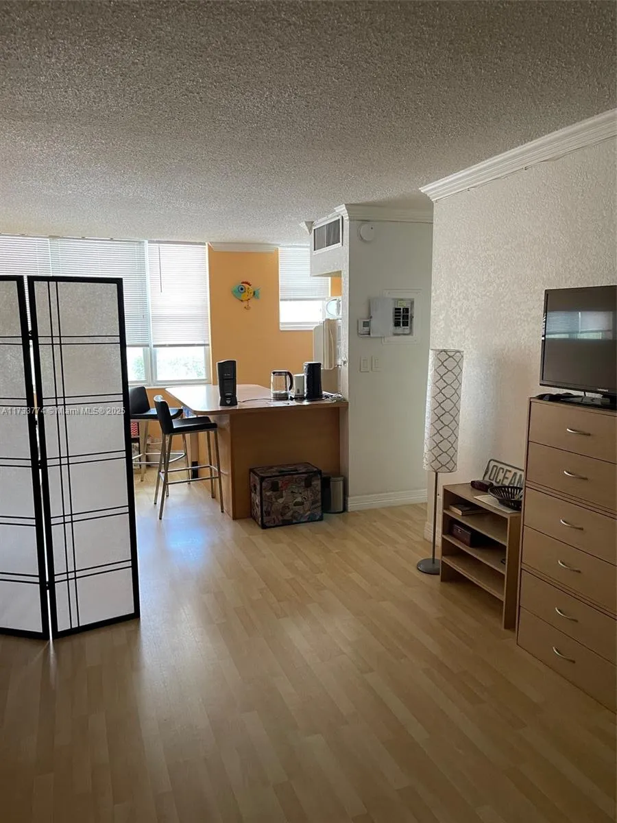 Hallandale Beach, Florida 33009, United States, ,1 BathroomBathrooms,Residential,Active,12869