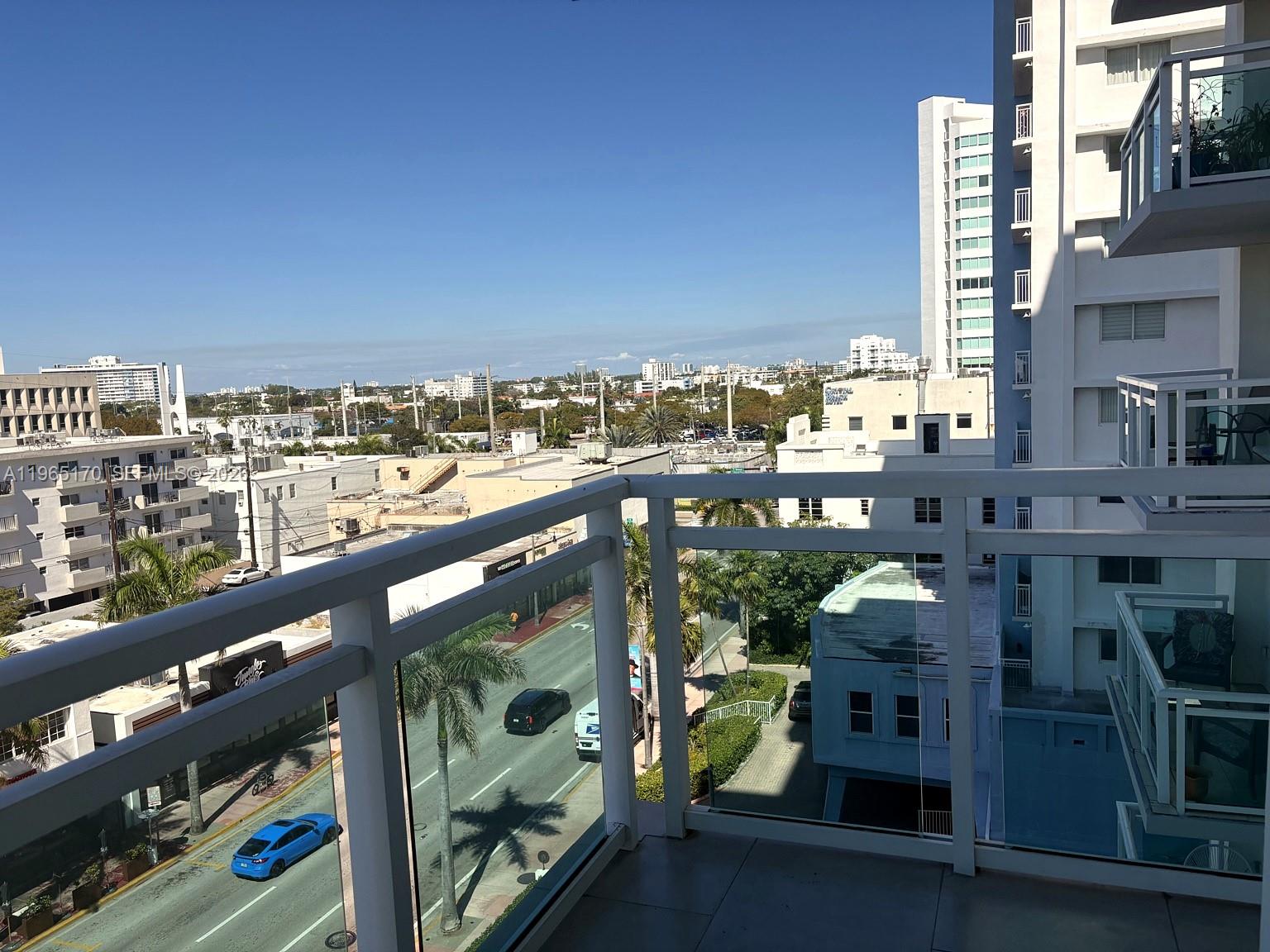 THE COLLINS CONDO - Residential