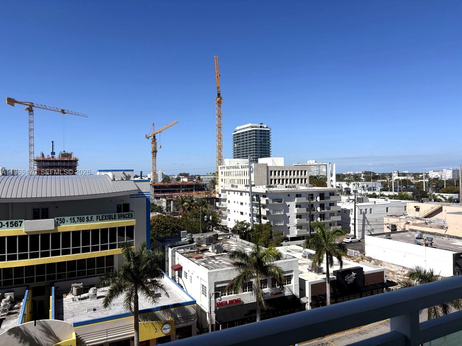 THE COLLINS CONDO - Residential