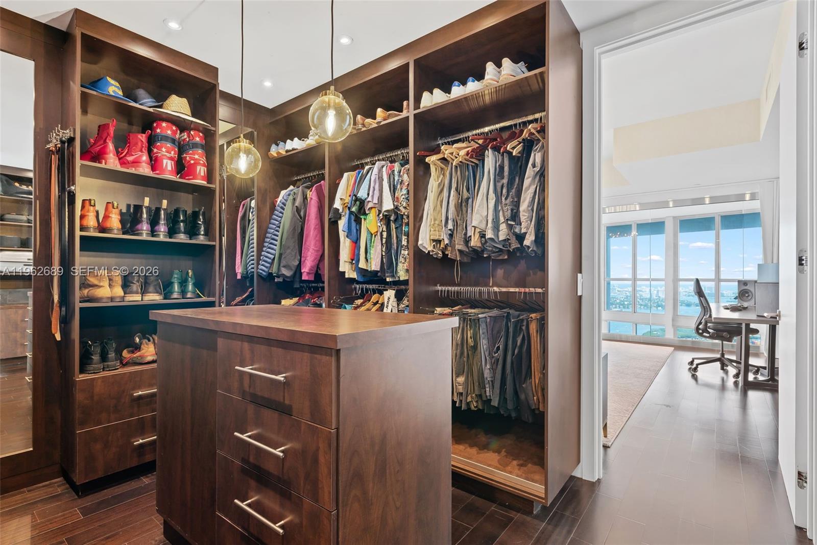 MARQUIS CONDO - Residential