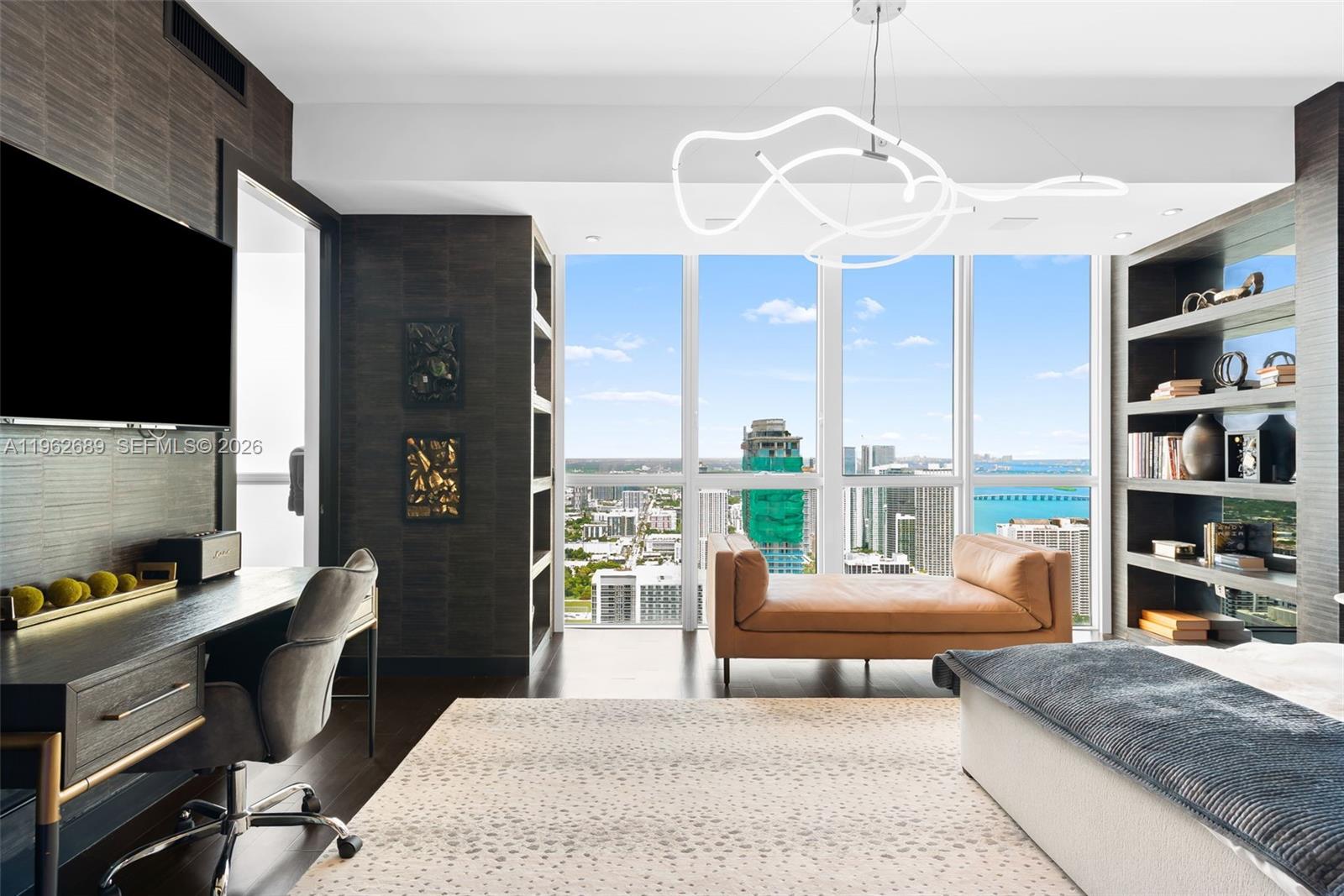 MARQUIS CONDO - Residential