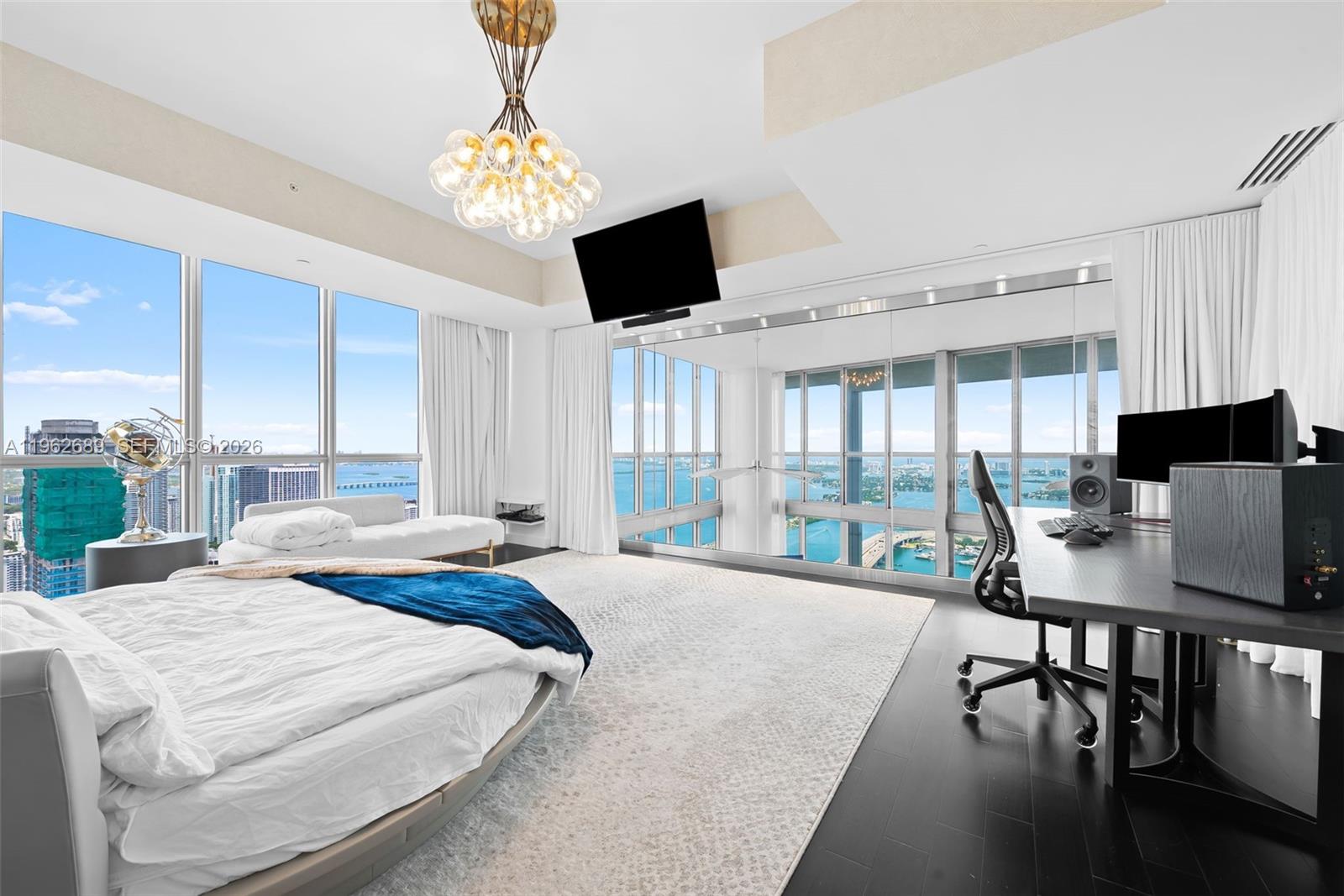 MARQUIS CONDO - Residential