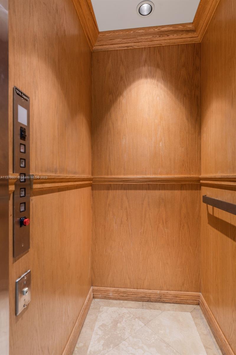 CLOISTERS ON THE BAY COND - Residential