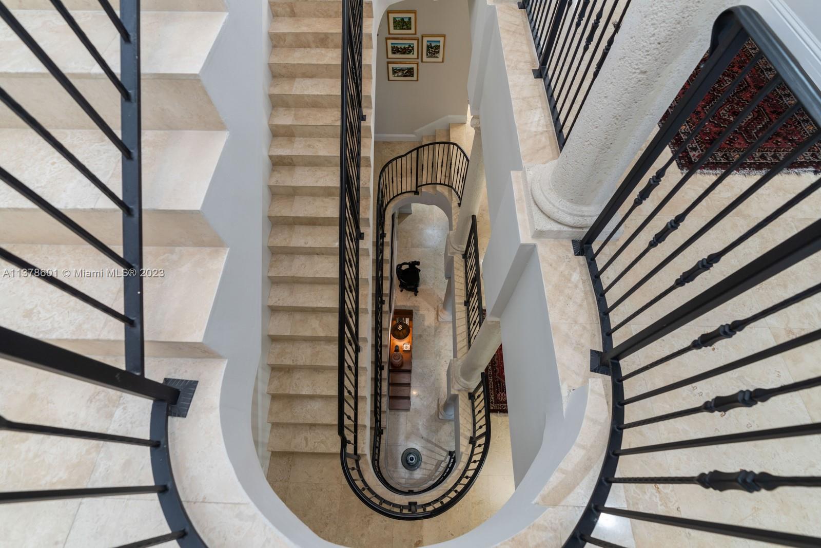 CLOISTERS ON THE BAY COND - Residential