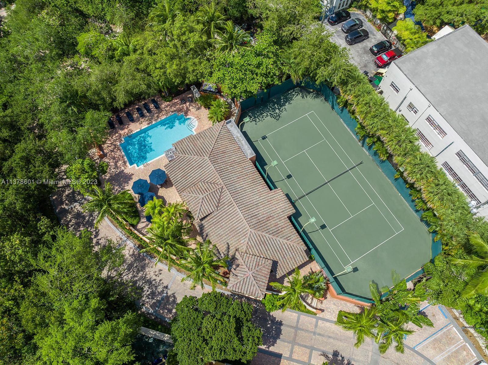 CLOISTERS ON THE BAY COND - Residential