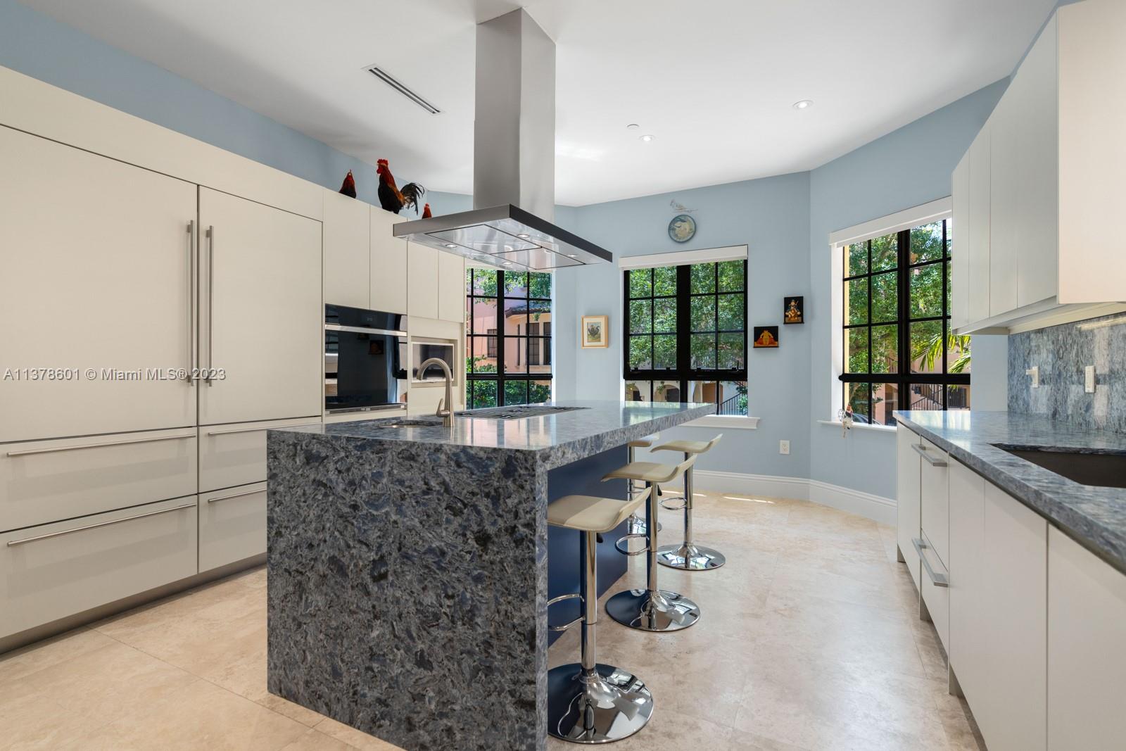 CLOISTERS ON THE BAY COND - Residential