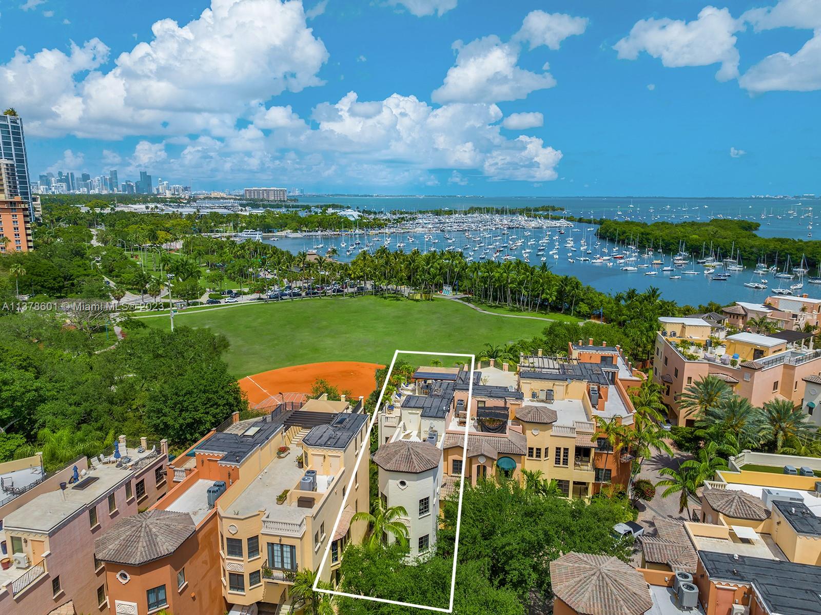 CLOISTERS ON THE BAY COND - Residential