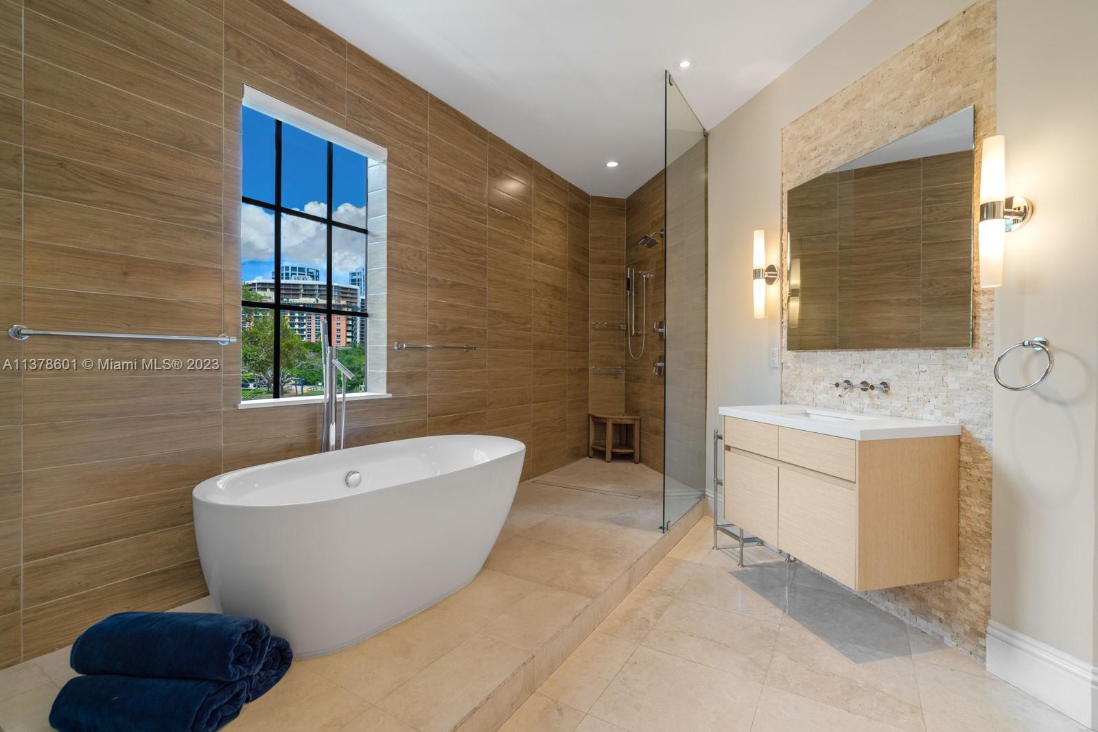 CLOISTERS ON THE BAY COND - Residential