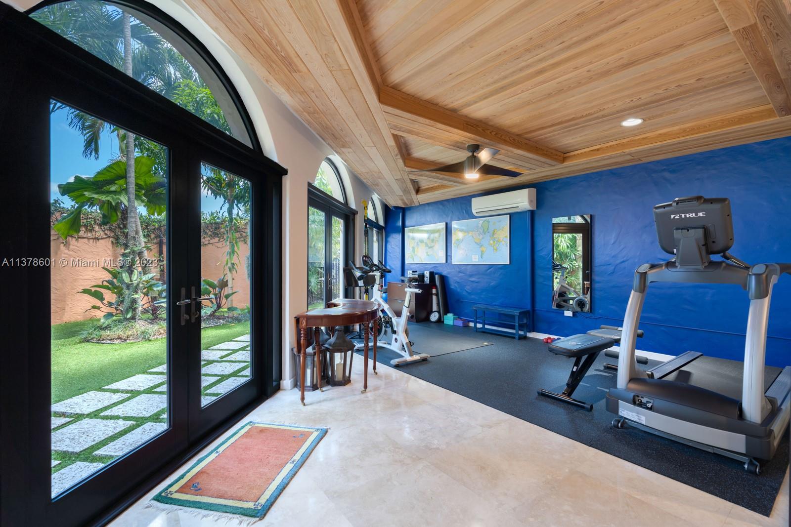 CLOISTERS ON THE BAY COND - Residential