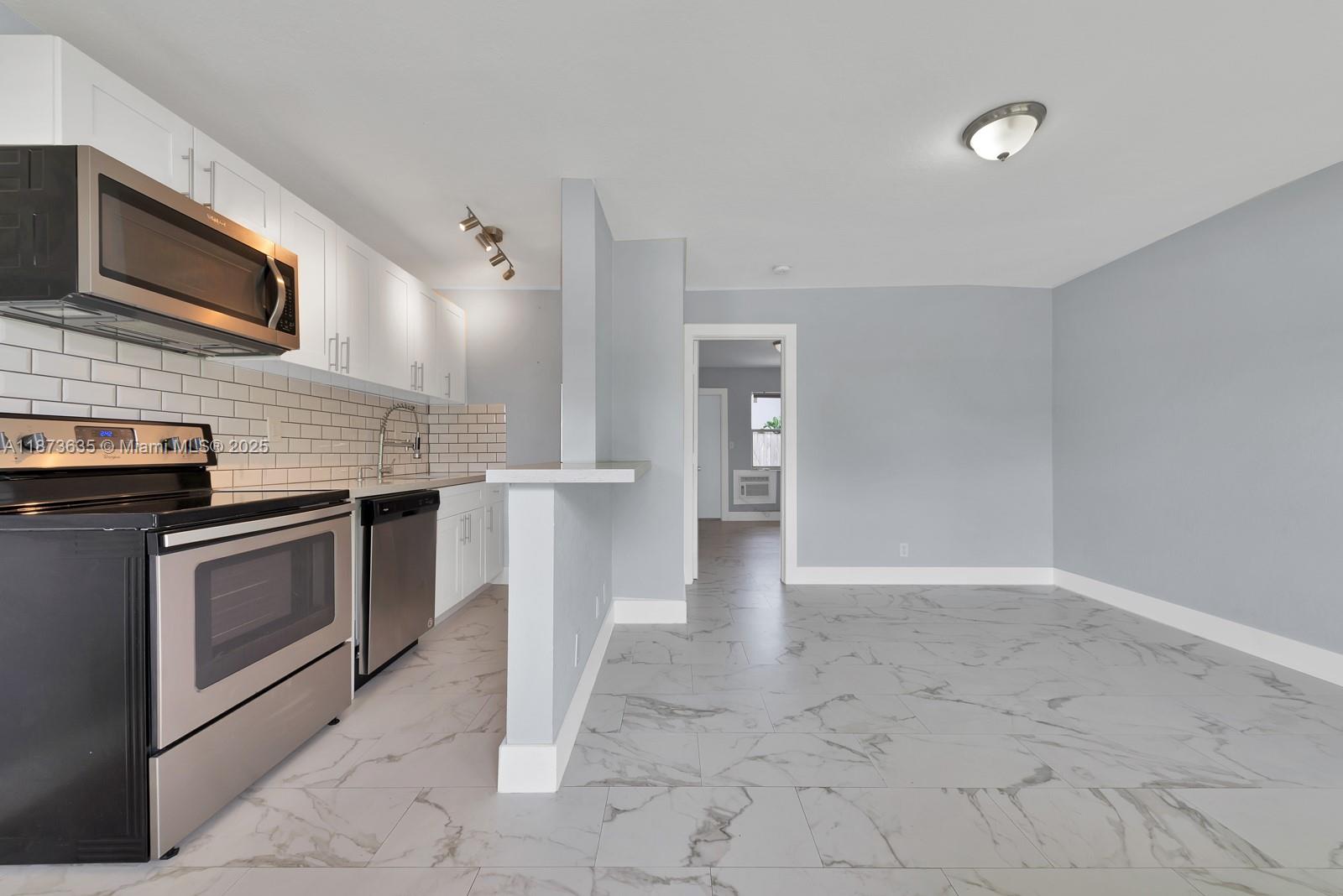 LAKE RIDGE - Residential Lease