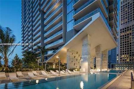 AMAZING CORNER UNIT AT REACH CITY CENTRE. SPACIOUS 2 BED 2.5 BATH 1,265 SQFT WITH MARBLE FLOORS, ITALKRAFT KITCHEN CABINETRY, STAINLESS STEEL, BOSCH APPLIANCES, LARGE OPEN LIVING / DINING AREA WITH FLOOR TO CEILING WINDOWS, SPECTACULAR SUNRISE AND SUNSET VIEWS OF NORTH, EAST AND WEST. BEAUTIFUL RIVER, CITY AND WATRE VIEWS FROM THE CORNER WRAP BALCONY. QUARTZ COUNTER TOPS IN KITCHEN AND BATHROOMS. LARGE WALK-IN BUILT OUT CLOSETS, BLACK OUT IN BEDROOMS AND ROLLER SHADES IN LIVING ROOM. 5 STAR AMENITIES SUCH AS HALF ACRE DECK WITH HEATED LAP AND SOCIAL POOL, STATE OF THE ART FITNESS CENTER, BBQ GRILLS, CHILDRENS PLAY ROOM, HOT TUBS, FULL SERVICE HAMMAN SPA, DIPPING POOL, STEAM ROOM, SHOWERS, BUSINESS CENTER AND MUCH MORE. 1 ASSIGNED PARKING SPACE ON 7TH FLOOR. WALKING DISTANCE TO EVERYTHING!