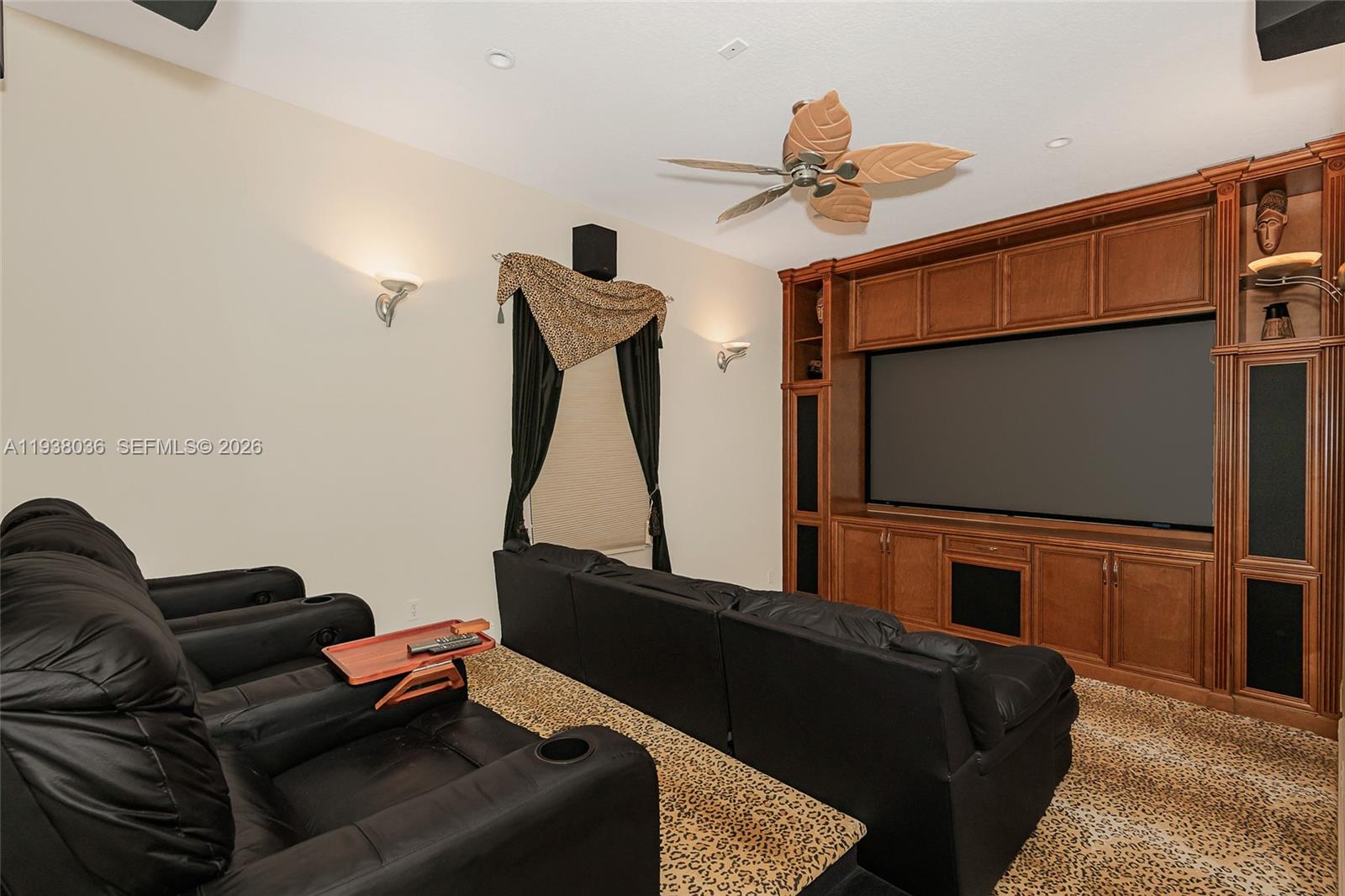 HOLLYWOOD LAKES COUNTRY C - Residential