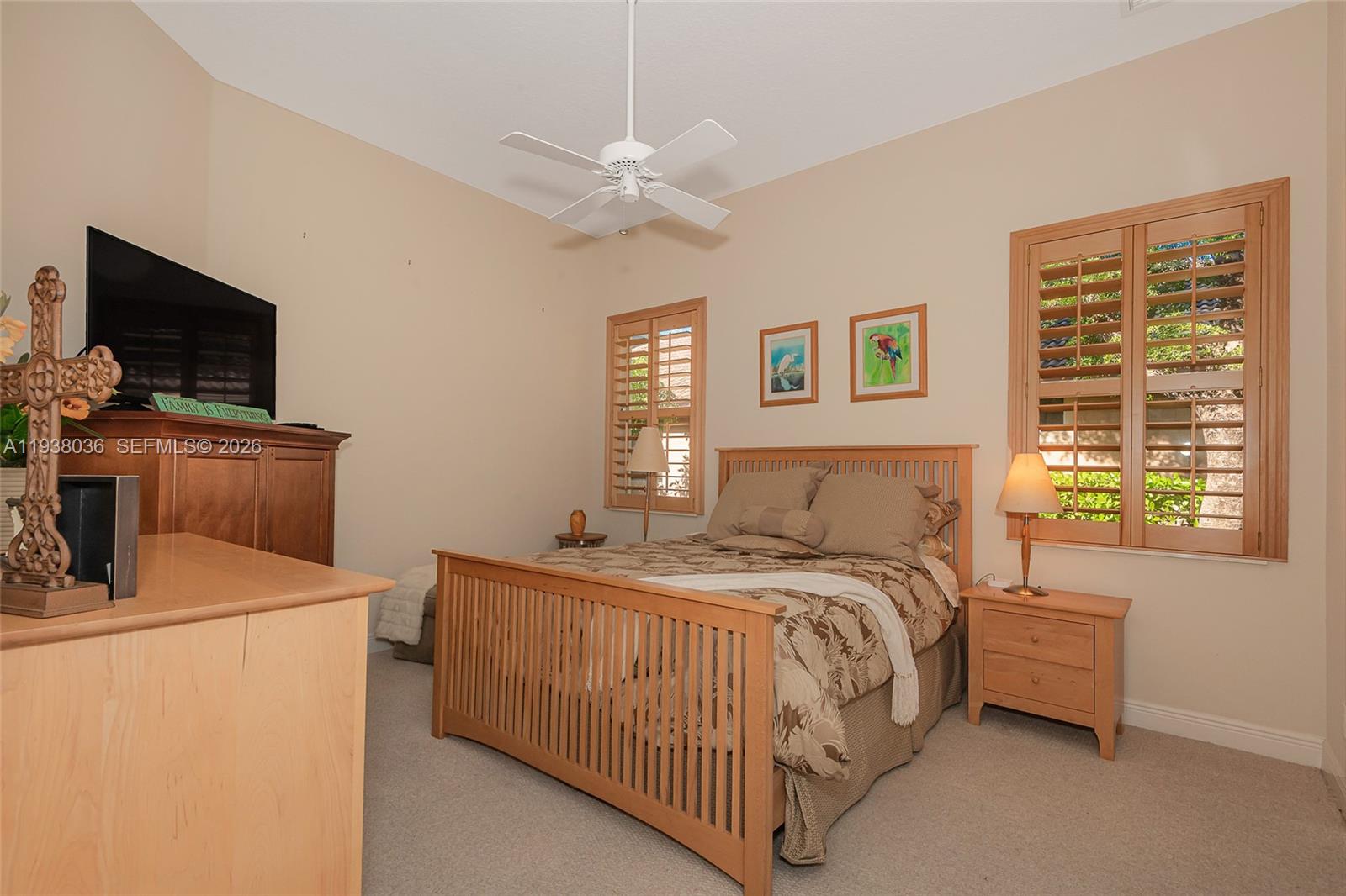 HOLLYWOOD LAKES COUNTRY C - Residential