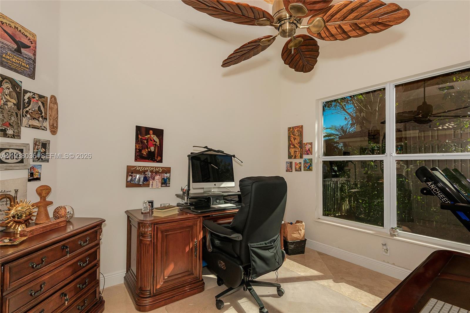 HOLLYWOOD LAKES COUNTRY C - Residential