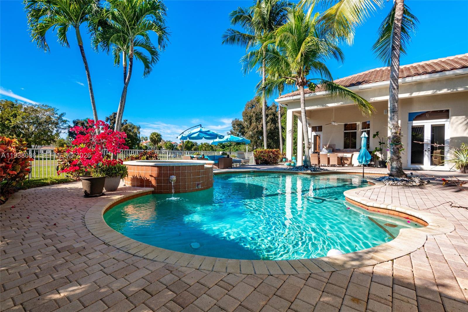 HOLLYWOOD LAKES COUNTRY C - Residential