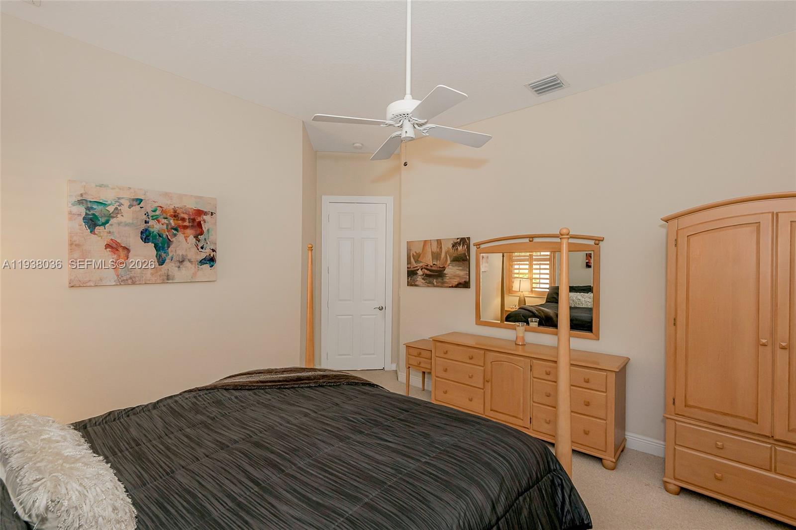 HOLLYWOOD LAKES COUNTRY C - Residential