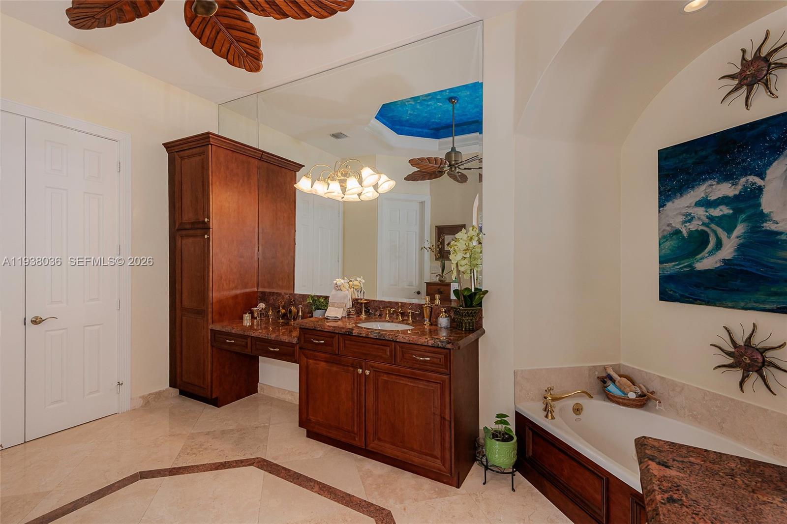 HOLLYWOOD LAKES COUNTRY C - Residential