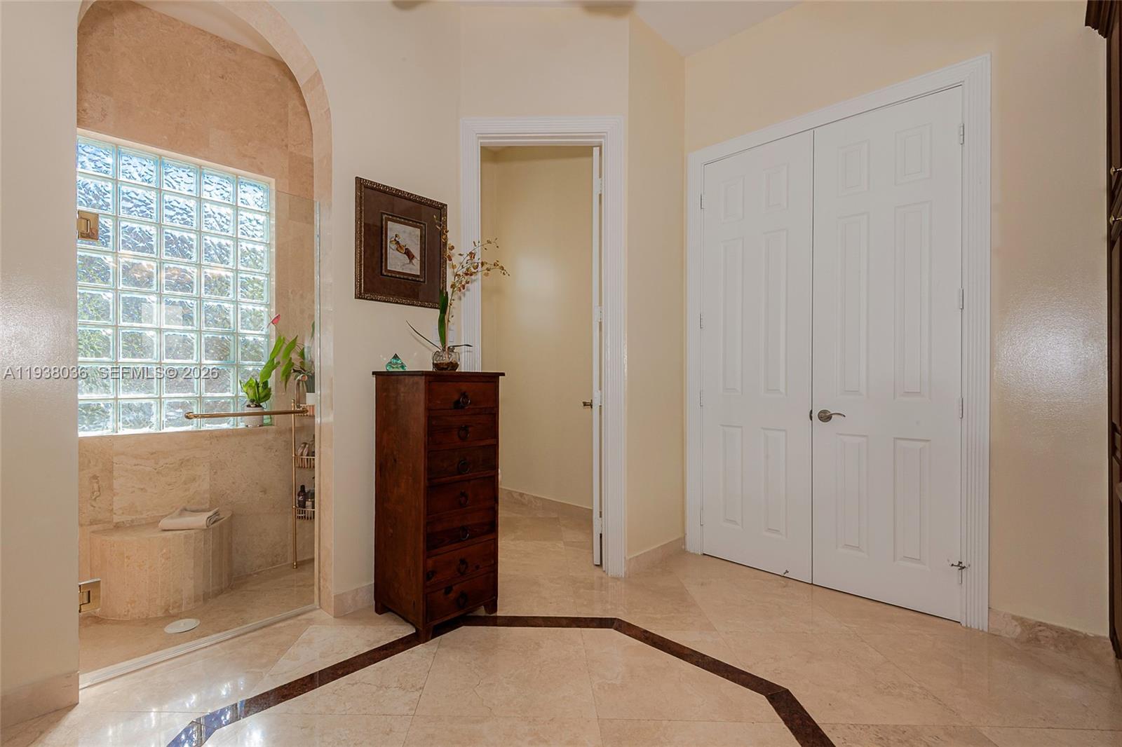 HOLLYWOOD LAKES COUNTRY C - Residential