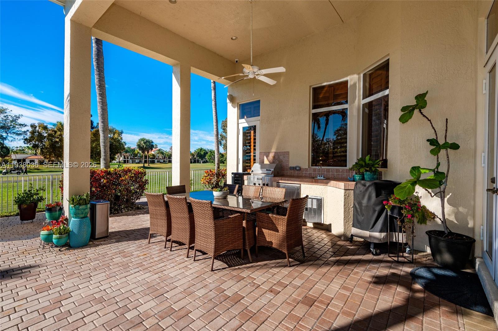 HOLLYWOOD LAKES COUNTRY C - Residential