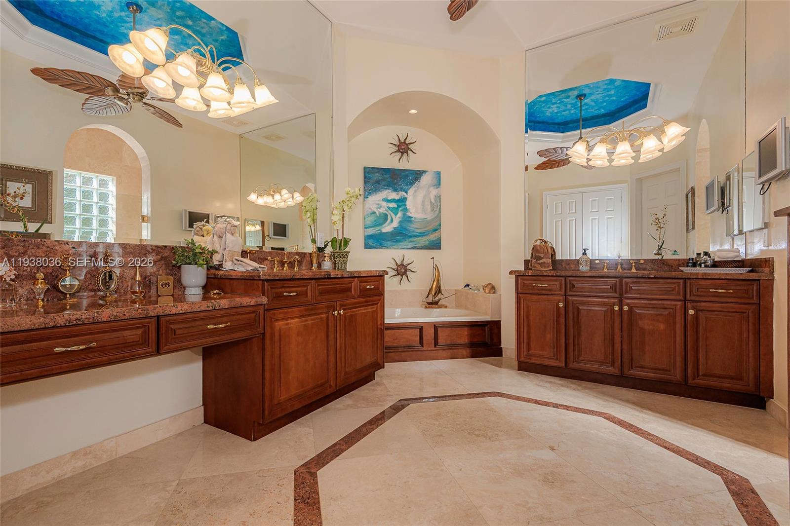 HOLLYWOOD LAKES COUNTRY C - Residential