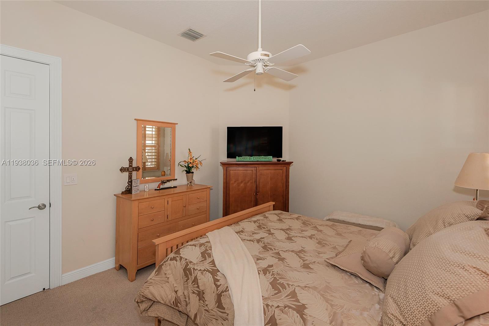 HOLLYWOOD LAKES COUNTRY C - Residential