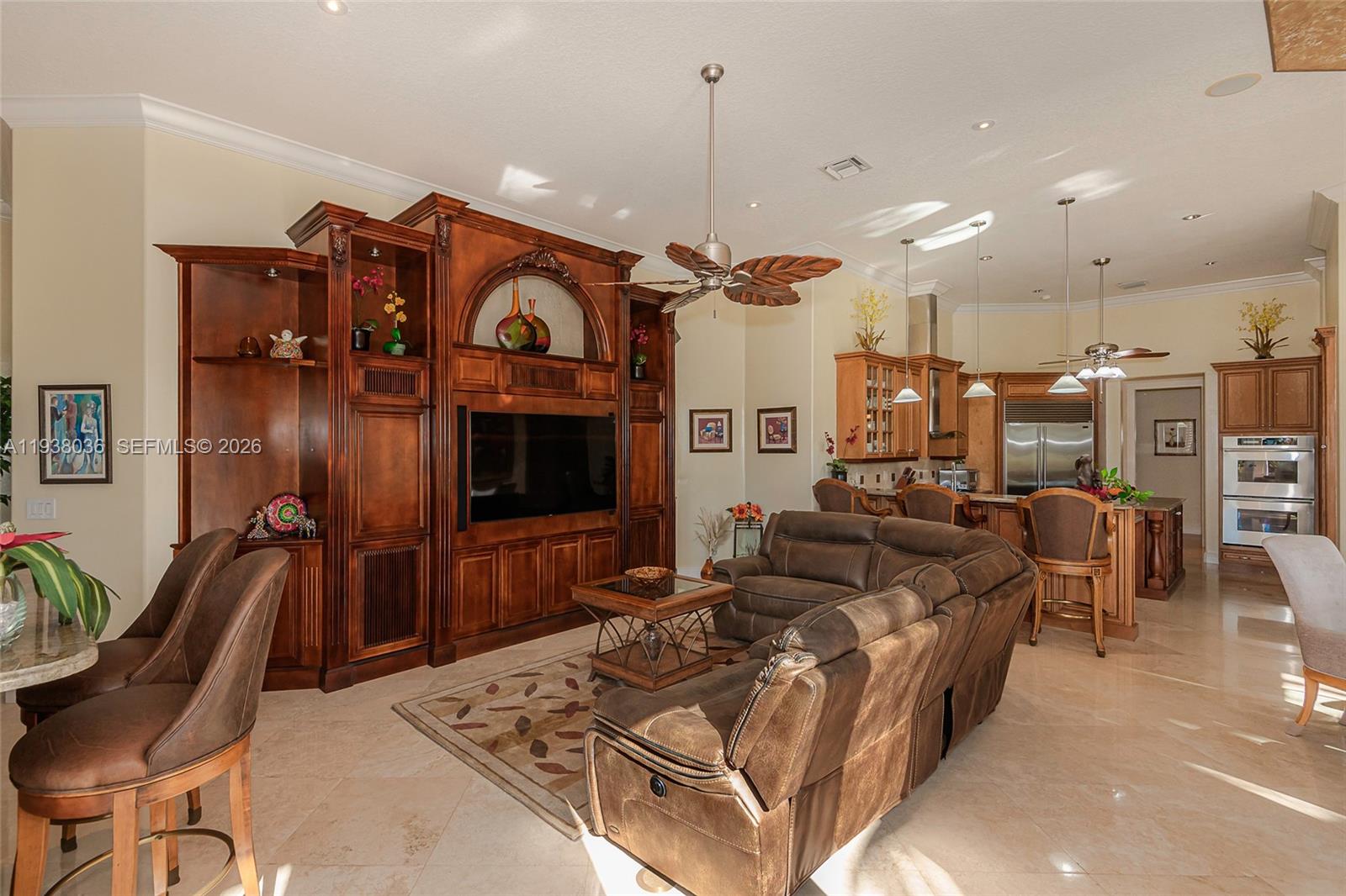 HOLLYWOOD LAKES COUNTRY C - Residential