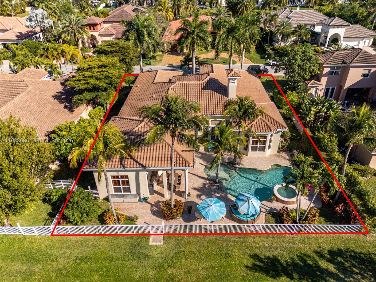 HOLLYWOOD LAKES COUNTRY C - Residential