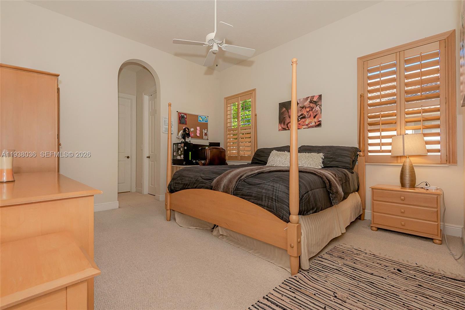 HOLLYWOOD LAKES COUNTRY C - Residential