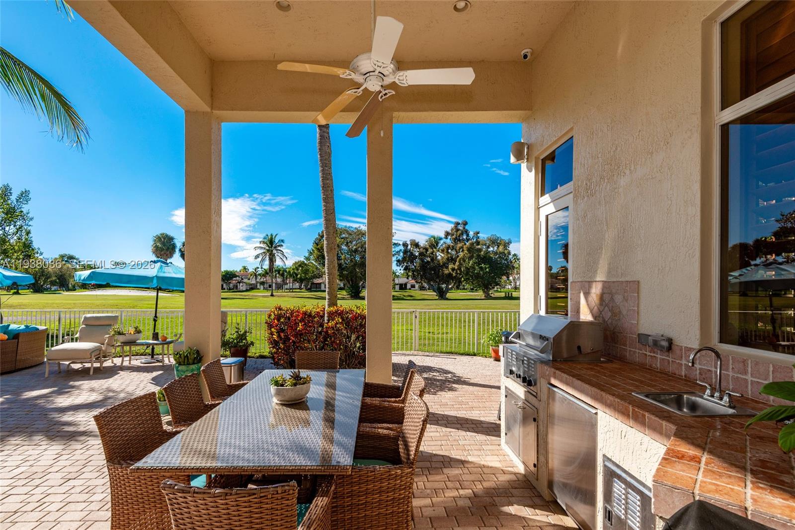 HOLLYWOOD LAKES COUNTRY C - Residential