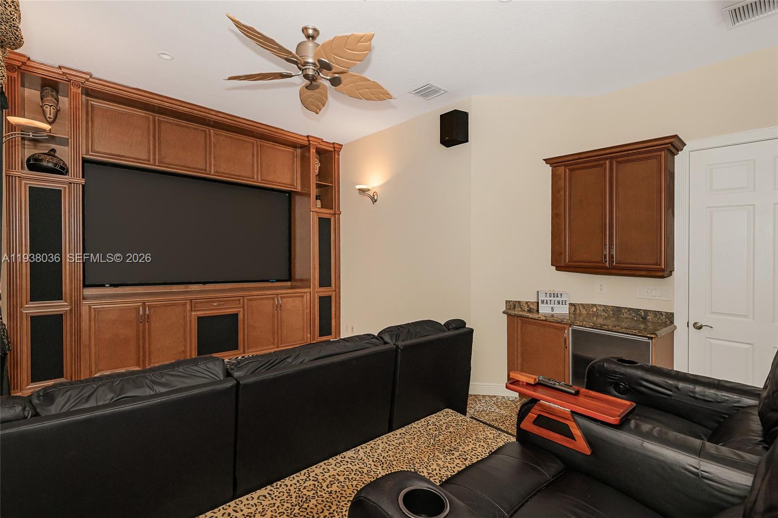 HOLLYWOOD LAKES COUNTRY C - Residential