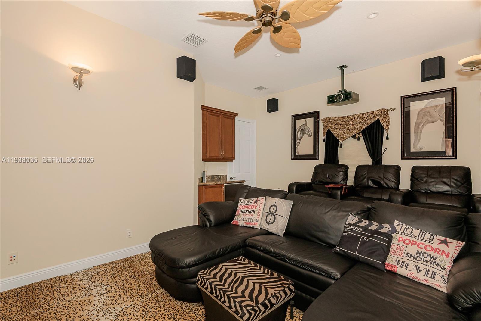 HOLLYWOOD LAKES COUNTRY C - Residential