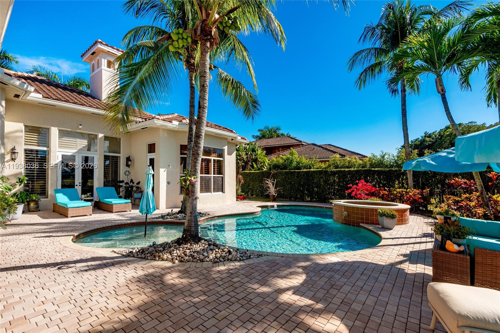 HOLLYWOOD LAKES COUNTRY C - Residential