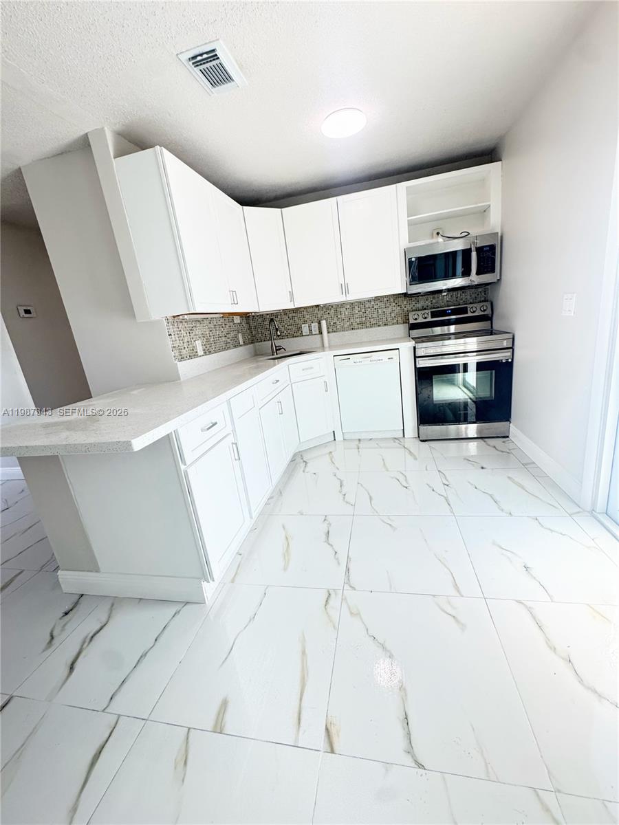 NORTH LAUDERDALE VILLAGE - Residential Lease