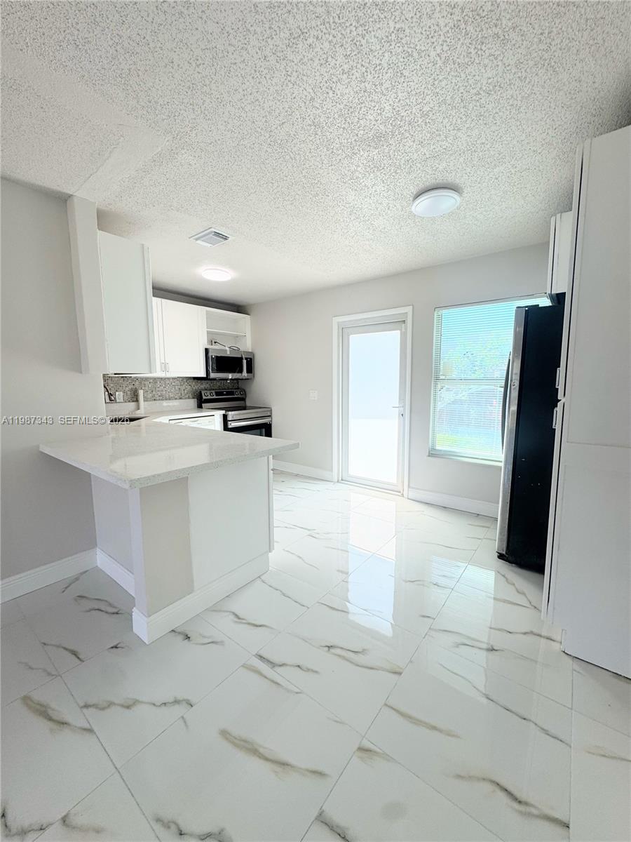 NORTH LAUDERDALE VILLAGE - Residential Lease