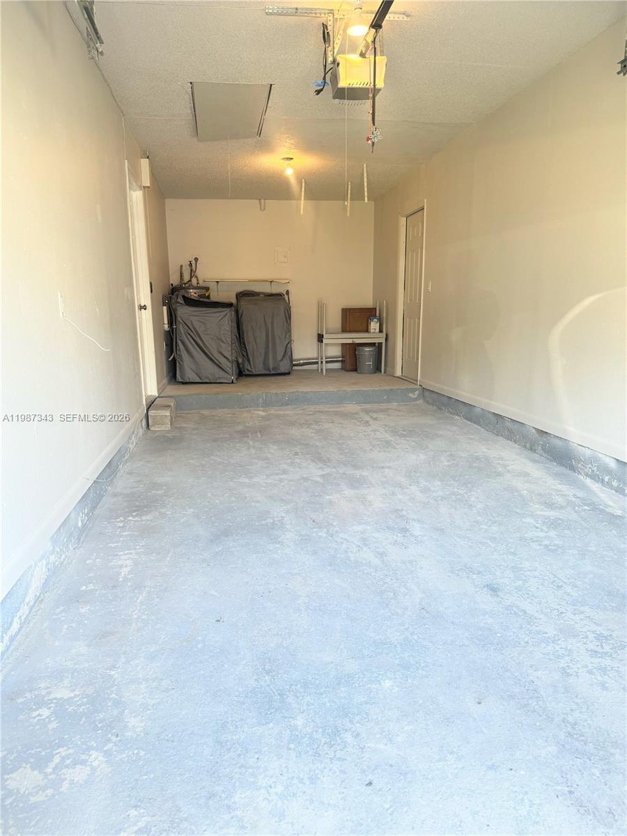 NORTH LAUDERDALE VILLAGE - Residential Lease