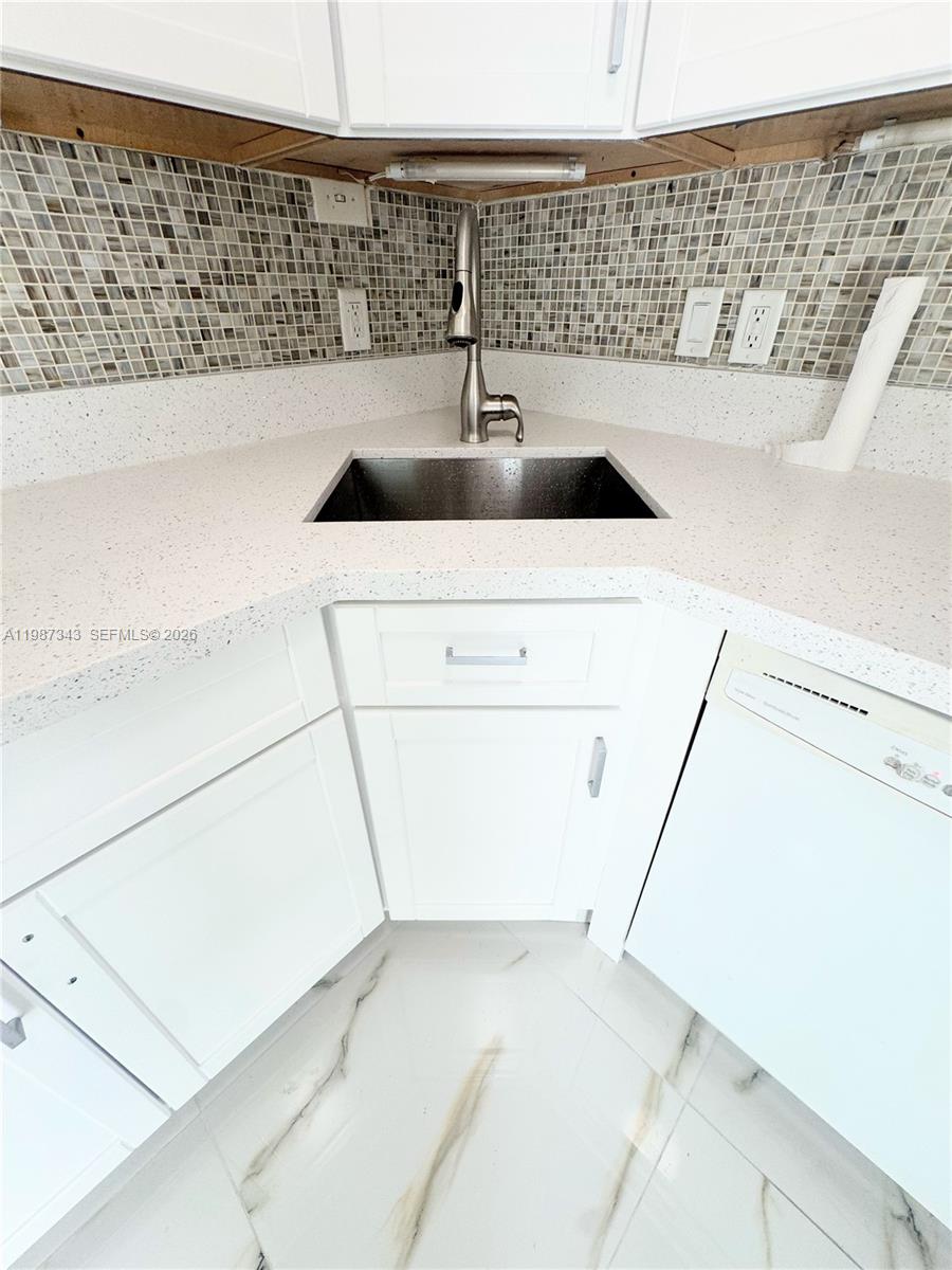 NORTH LAUDERDALE VILLAGE - Residential Lease