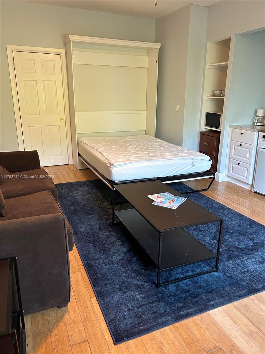 8415 Harding Ave 15, Miami Beach, Miami-Dade County, Florida - 1 Bathrooms - 