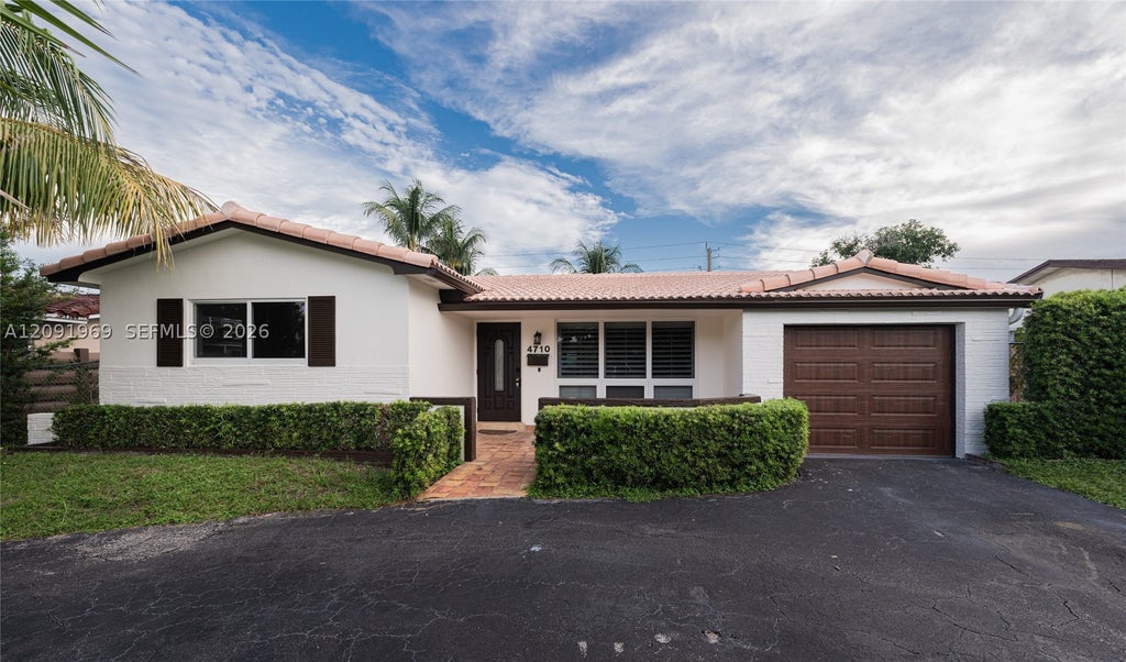 Photo of 4710 W Park Rd #0, Hollywood, FL 33021 (MLS # A12091969)