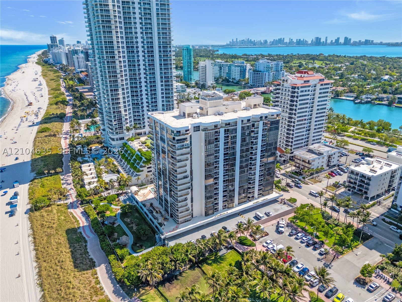 6423 Collins Ave 703