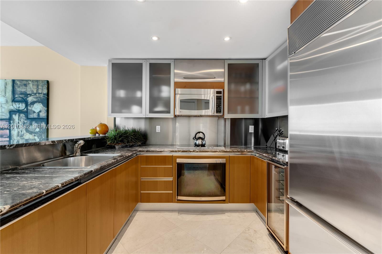 THE BENTLEY BAY CONDO - Residential