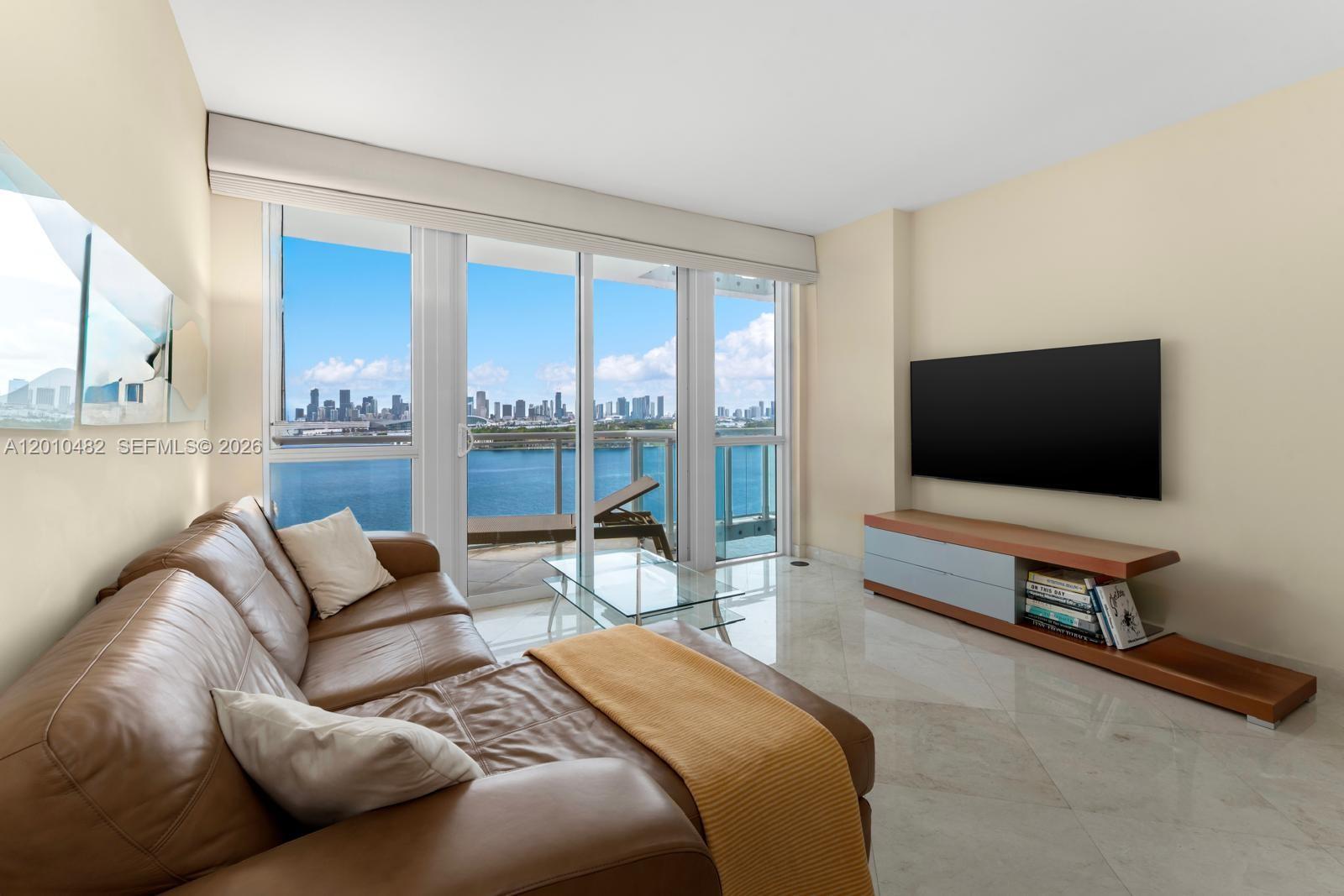 520 West Ave 1203