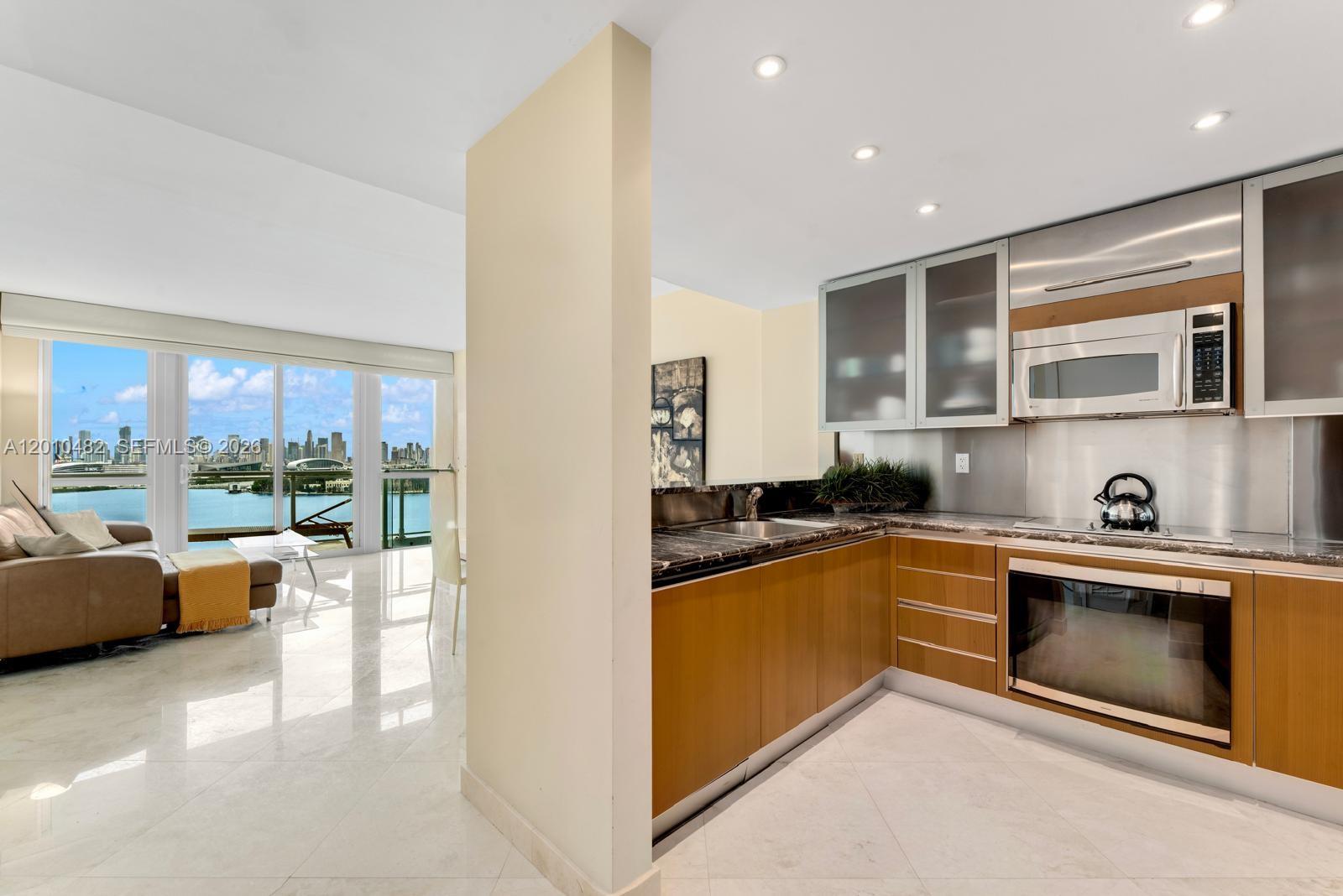 520 West Ave 1203
