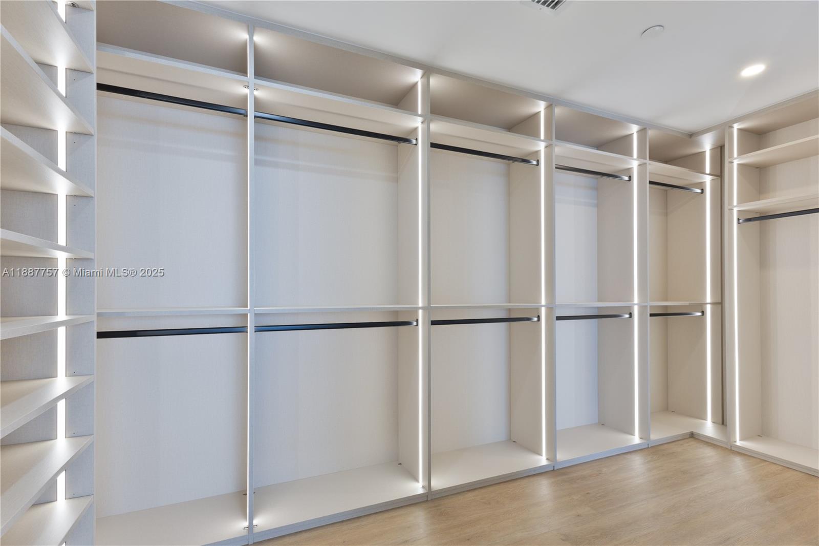 Aria Reserve South Tower - Residential Lease