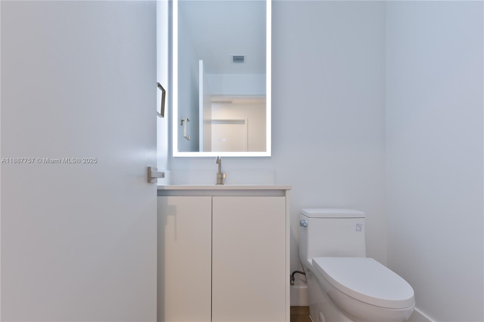 Aria Reserve South Tower - Residential Lease