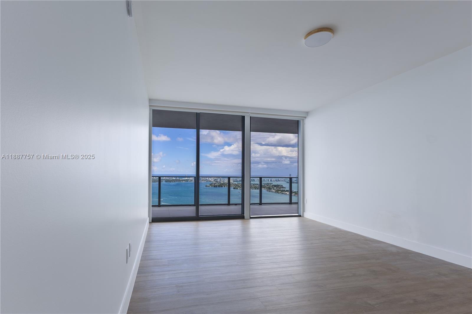Aria Reserve South Tower - Residential Lease