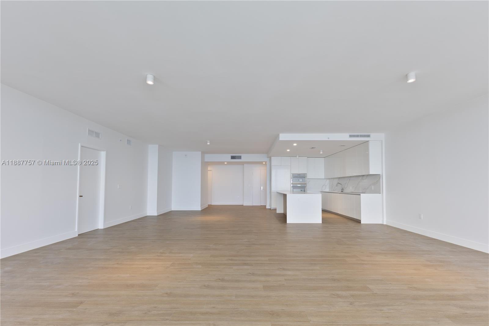 Aria Reserve South Tower - Residential Lease