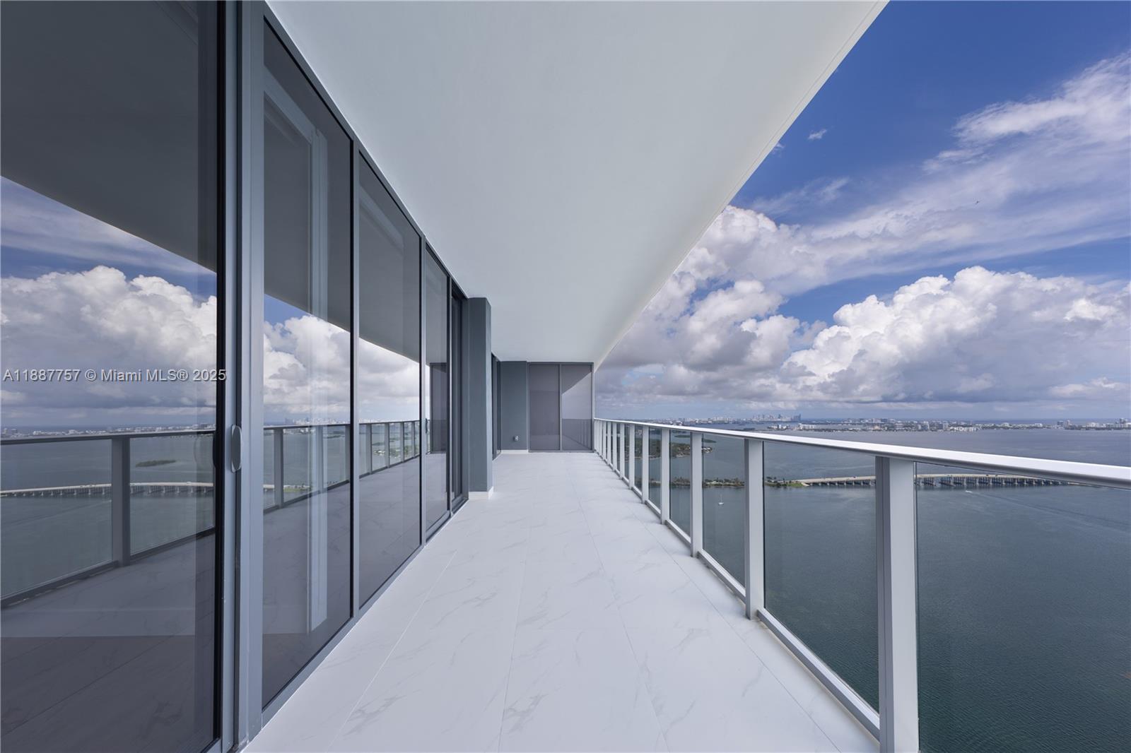 Aria Reserve South Tower - Residential Lease