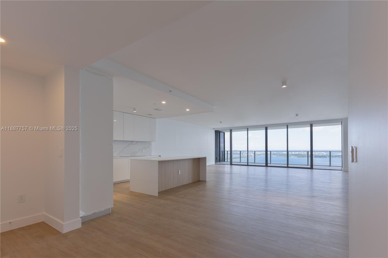Aria Reserve South Tower - Residential Lease
