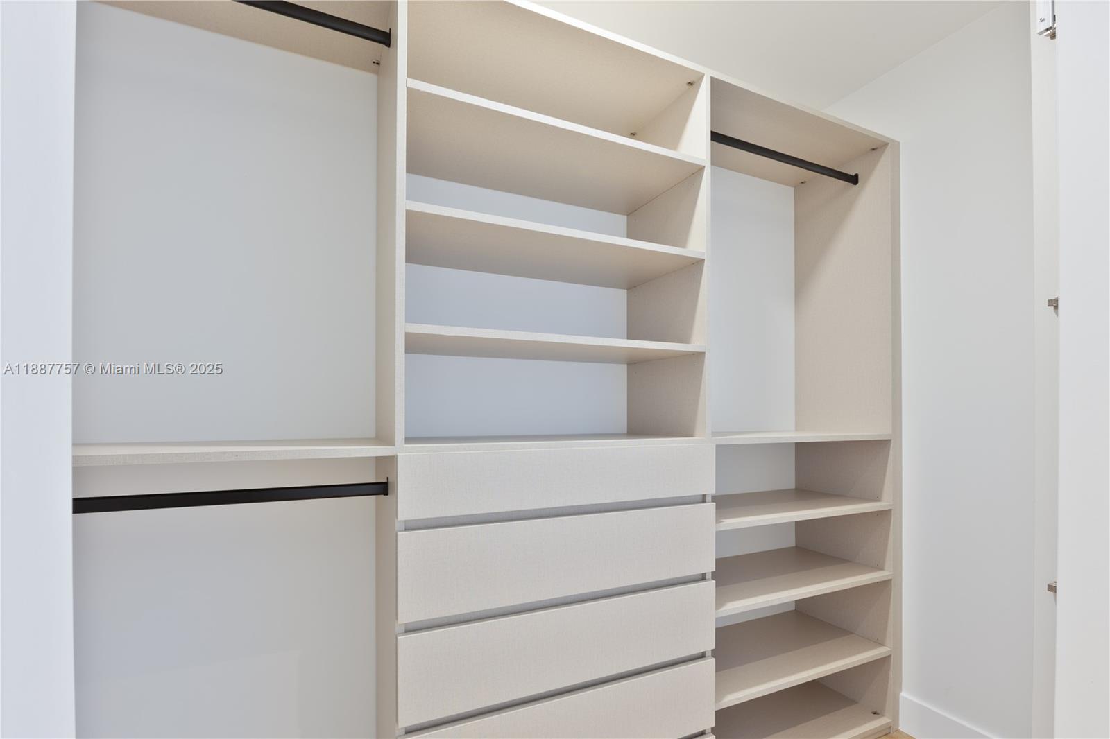 Aria Reserve South Tower - Residential Lease